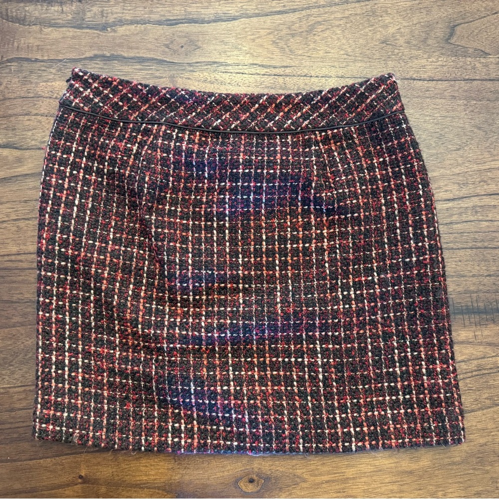 Ann Taylor LOFT Mini Skirt - size 8